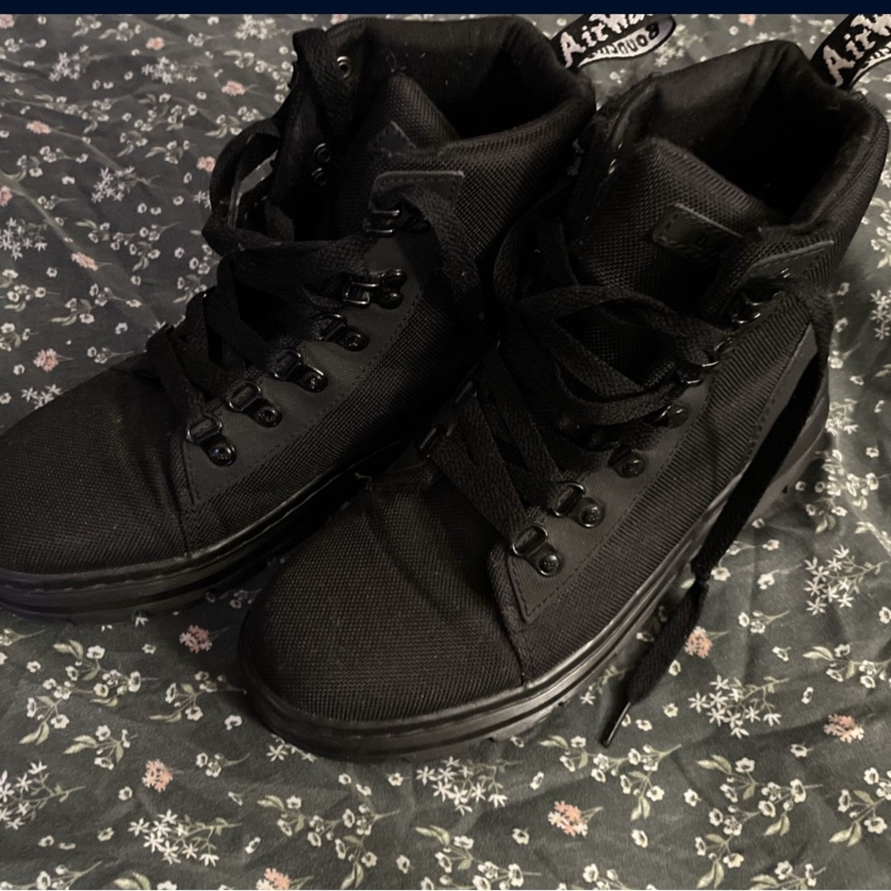 Dr Martens Air Wait